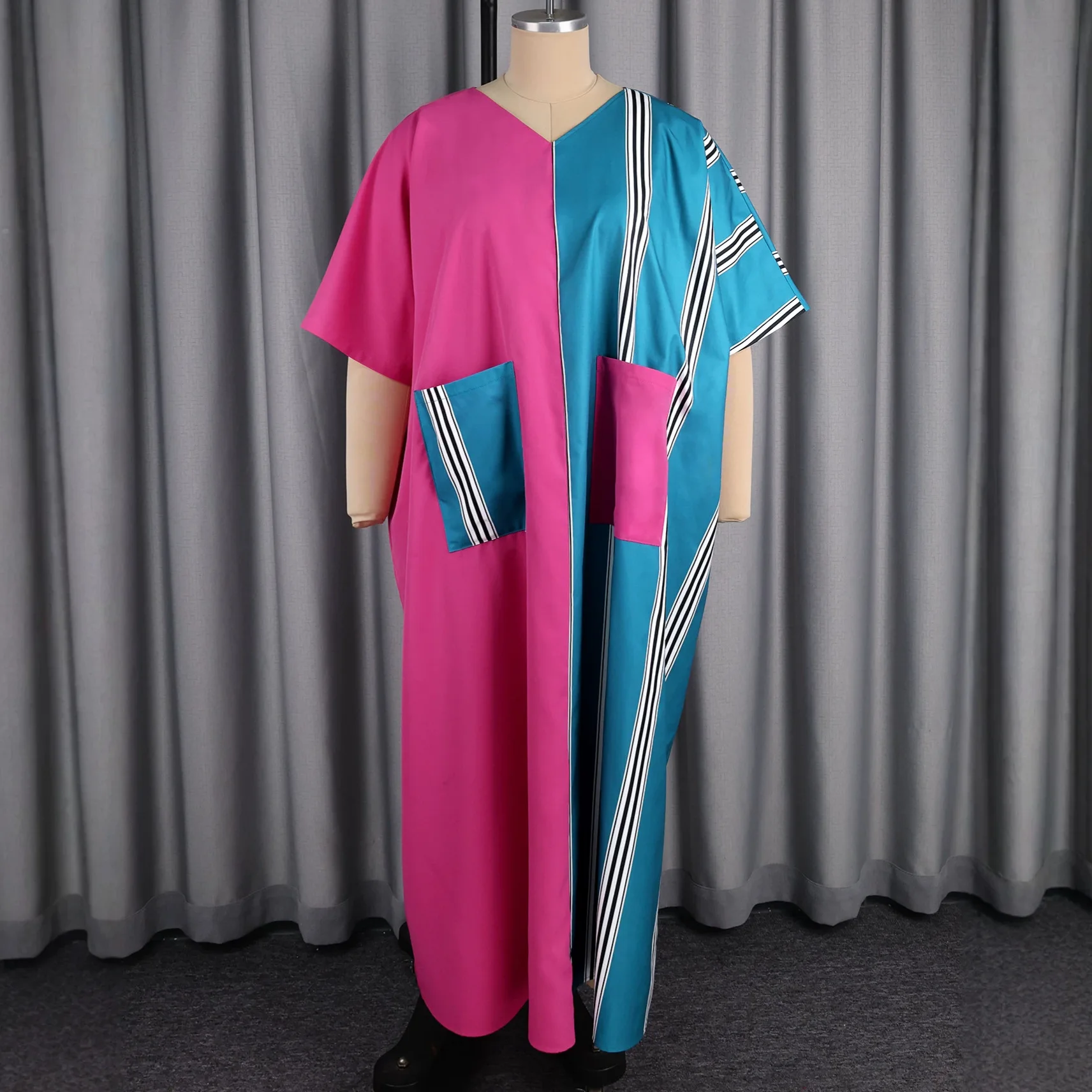 Abayas for Women Dubai African Muslim Fashion Dress Caftan Marocain Evening Party Dresses Outfits Boubou Robe Djellaba Femme
Abayas for Women Dubai African Muslim Fashion Dress Caftan Marocain Evening Party Dresses Outfits Boubou Robe Djellaba Femme