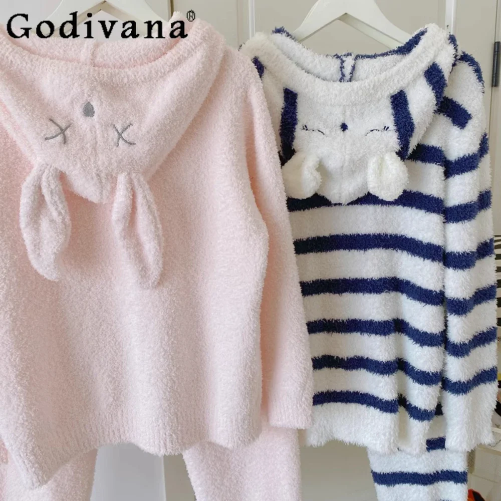 Pajamas Women's Autumn Winter Soft Loungewear Cute Little Rabbit Cat Plush Thickened Thermal Pajamas Women's Confinement Clothes
Pajamas Women's Autumn Winter Soft Loungewear Cute Little Rabbit Cat Plush Thickened Thermal Pajamas Women's Confinement Clothes