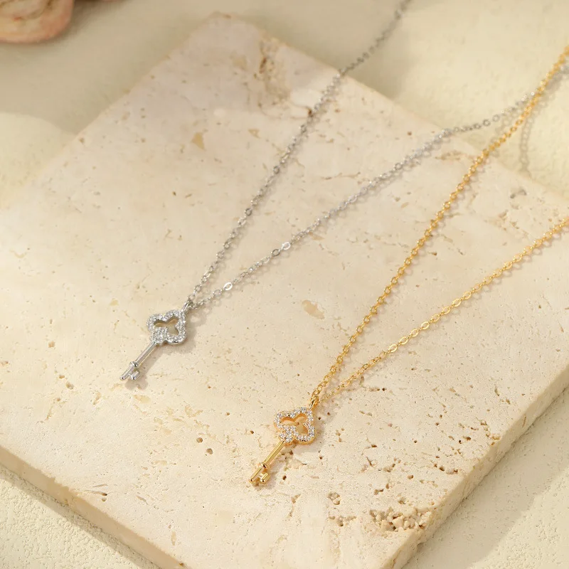 Кулон-ключ из чистого серебра GL S925 с покрытием из 14-каратного золота, винтажное роскошное изящное колье для женщин - идеальный подарок для девушки.
Кулон-ключ из чистого серебра GL S925 с покрытием из 14-каратного золота, винтажное роскошное изящное колье для женщин - идеальный подарок для девушки.