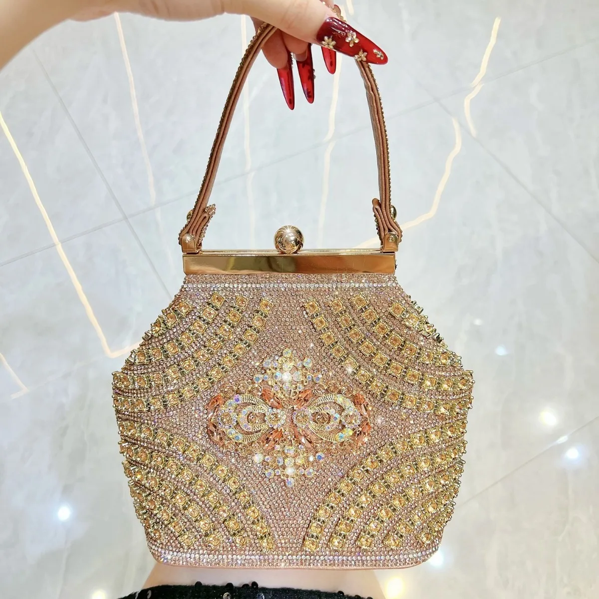 Boho Chinese Style Evening Clutch Bag Elegant Rhinestone Embroidery Shoulder Crossbody Purse Luxury Wedding Party Handbag
Boho Chinese Style Evening Clutch Bag Elegant Rhinestone Embroidery Shoulder Crossbody Purse Luxury Wedding Party Handbag