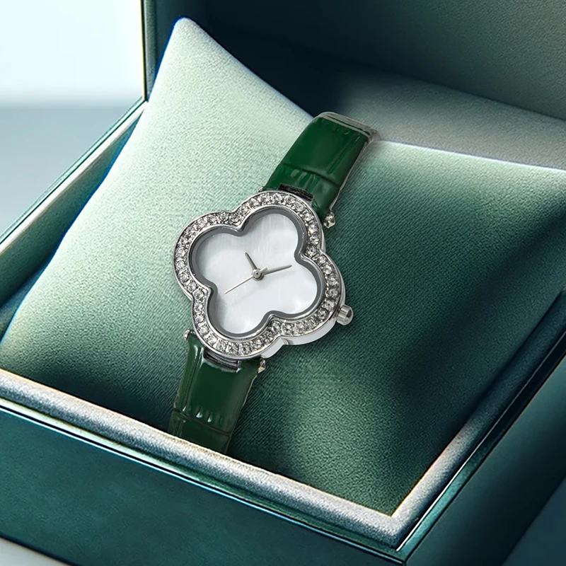 A women's casual fashion-style high-end minimalist four-leaf clover elegant cool green PU leather quartz watch
A women's casual fashion-style high-end minimalist four-leaf clover elegant cool green PU leather quartz watch
