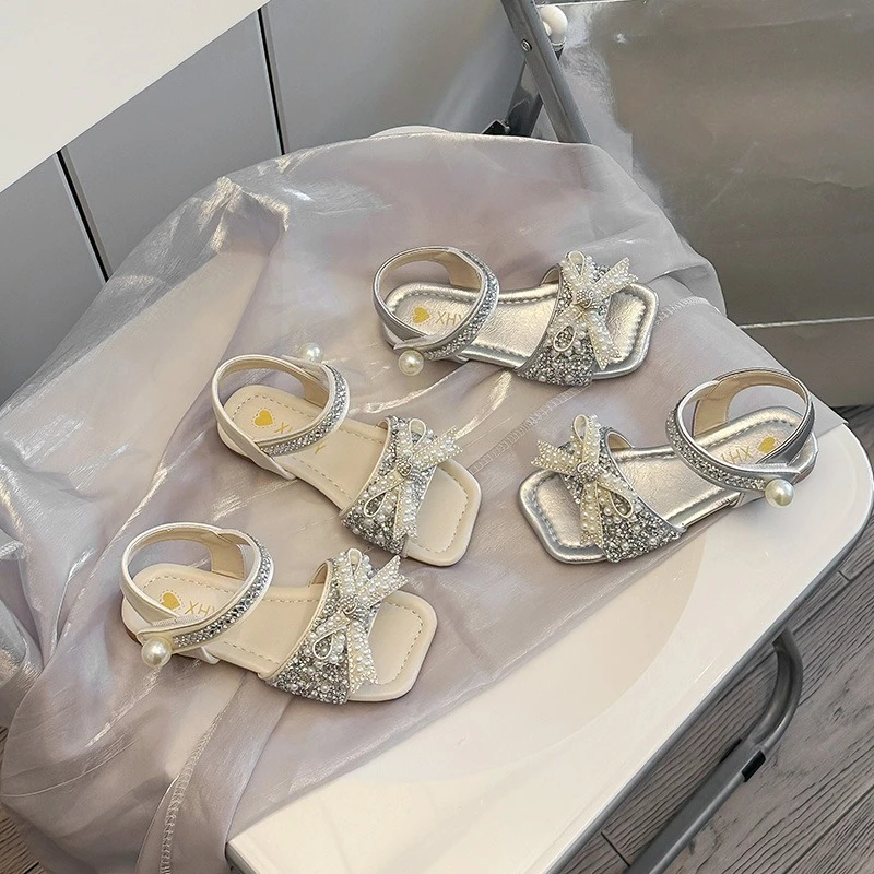 Luxury Girls Princess Dress Sandals Summer Chic Kids Rhinestone Flat Shoes for Wedding Party Princess Causal Kids Beach Sandals
Luxury Girls Princess Dress Sandals Summer Chic Kids Rhinestone Flat Shoes for Wedding Party Princess Causal Kids Beach Sandals