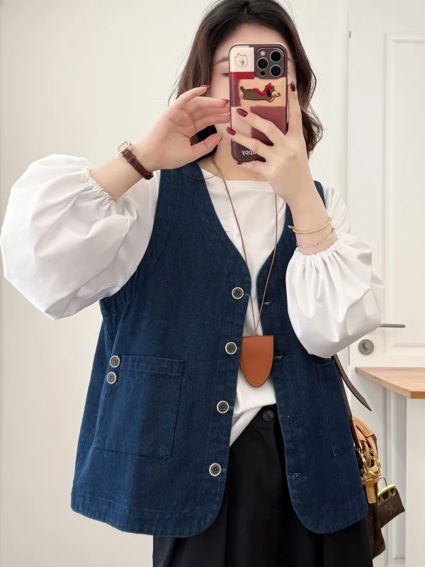 Loose Fit V-Neck Denim Jacket Women's Casual Style Button-Up Open Cardigan Outerwear Layering Piece Fashionable Spring New Ar...
Loose Fit V-Neck Denim Jacket Women's Casual Style Button-Up Open Cardigan Outerwear Layering Piece Fashionable Spring New Ar...