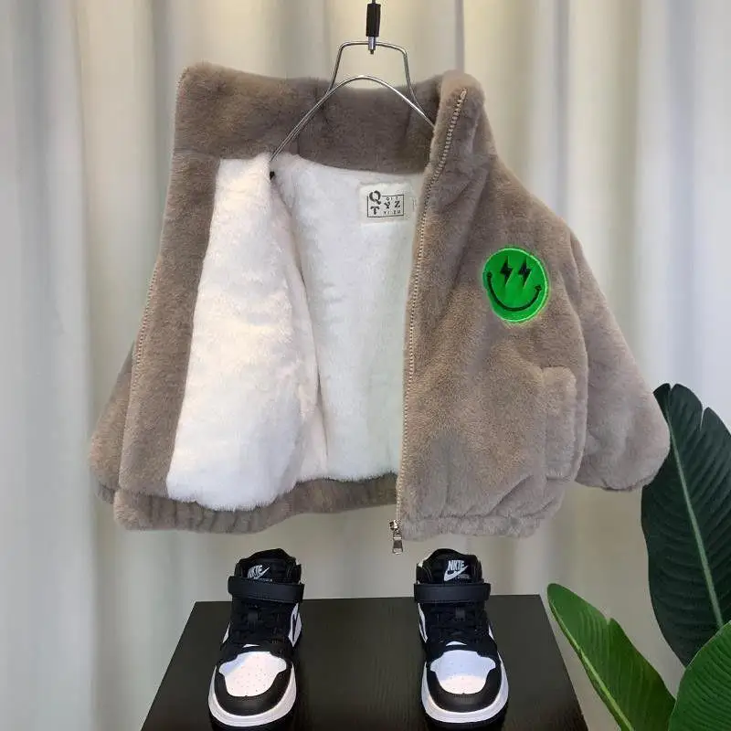 Boys' plush jacket winter cotton jacket 2023 new children's thick wool sweater winter outfit baby lamb cashmere cotton jacket
Boys' plush jacket winter cotton jacket 2023 new children's thick wool sweater winter outfit baby lamb cashmere cotton jacket