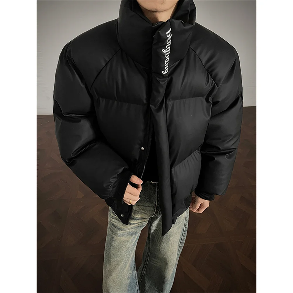 Корейская хлопковая зимняя куртка с воротником-стойкой и модная мужская зимняя теплая куртка из искусственной кожи с вышивкой, дизайн из кожи
Корейская хлопковая зимняя куртка с воротником-стойкой и модная мужская зимняя теплая куртка из искусственной кожи с вышивкой, дизайн из кожи