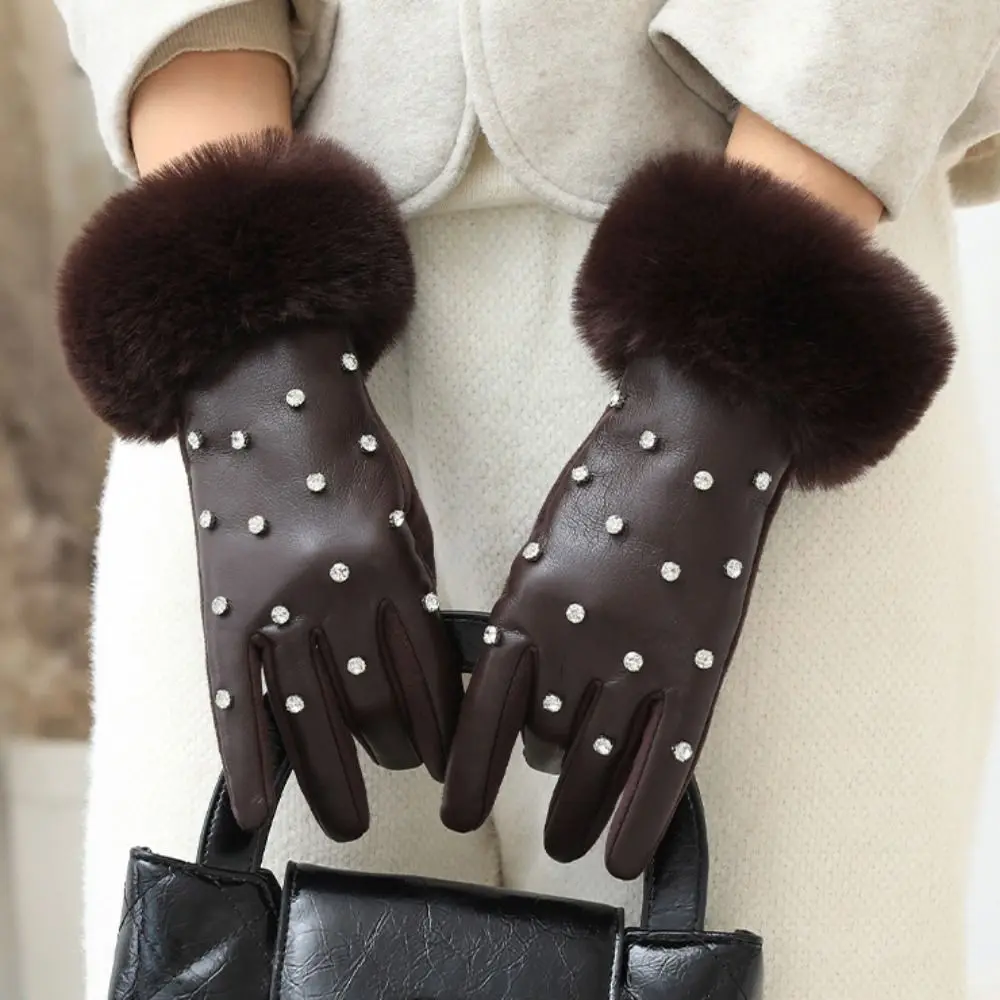 Универсальные бархатные зимние перчатки со стразами, мягкие перчатки из искусственной кожи, водонепроницаемые толстые женские теплые варежки для езды на велосипеде
Универсальные бархатные зимние перчатки со стразами, мягкие перчатки из искусственной кожи, водонепроницаемые толстые женские теплые варежки для езды на велосипеде