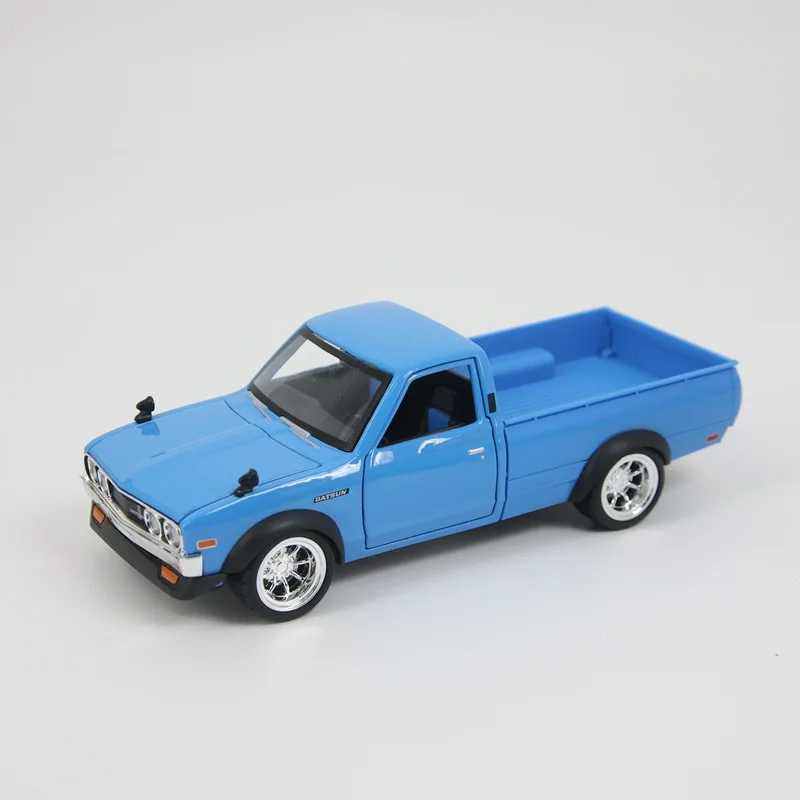 Maisto 1:24 1973 620 Pickup Transport Vehicle Alloy Model Car Ornament Collection Doors and Hood Can be Opened
Maisto 1:24 1973 620 Pickup Transport Vehicle Alloy Model Car Ornament Collection Doors and Hood Can be Opened