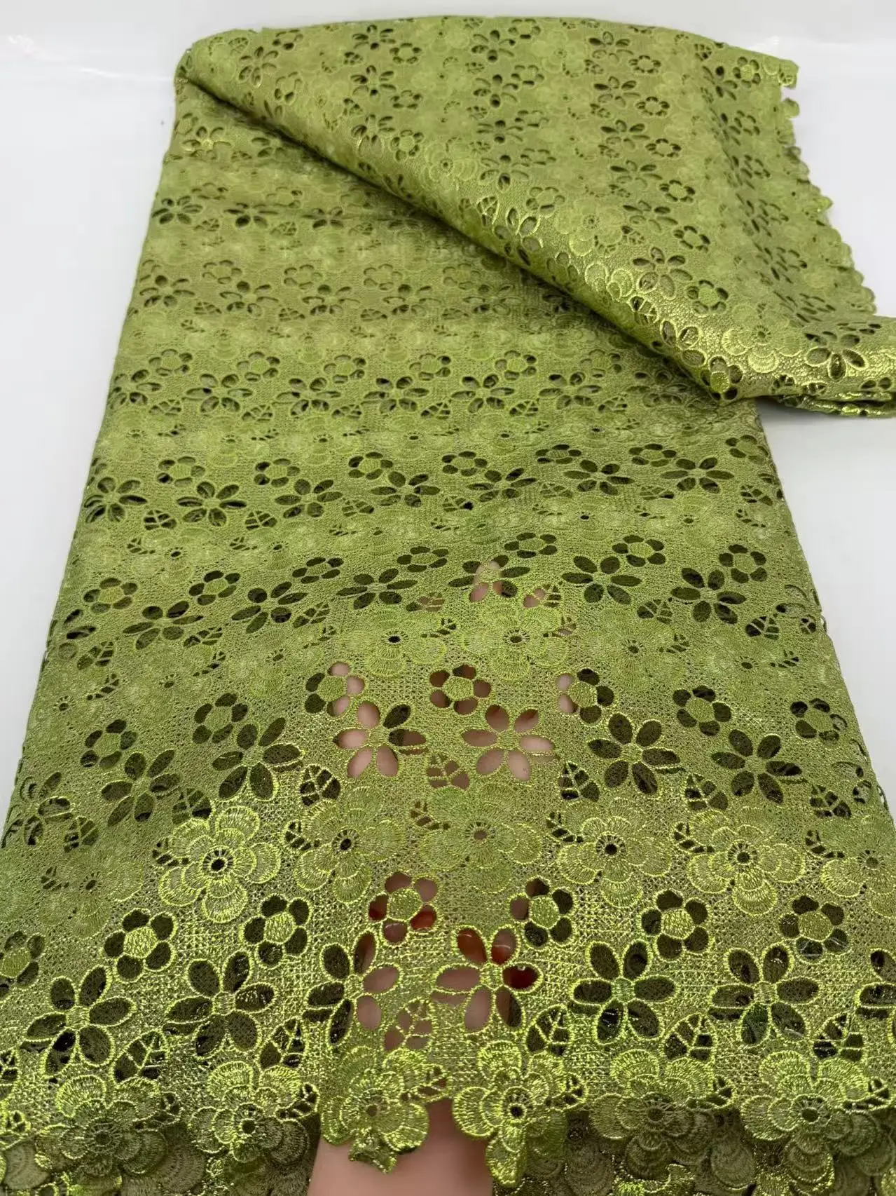 Luxury Nigerian Guipure Cord Lace Fabric African Embroidery Fabric 2026 High Quality For White Women Party Sewing Wome Material
Luxury Nigerian Guipure Cord Lace Fabric African Embroidery Fabric 2026 High Quality For White Women Party Sewing Wome Material