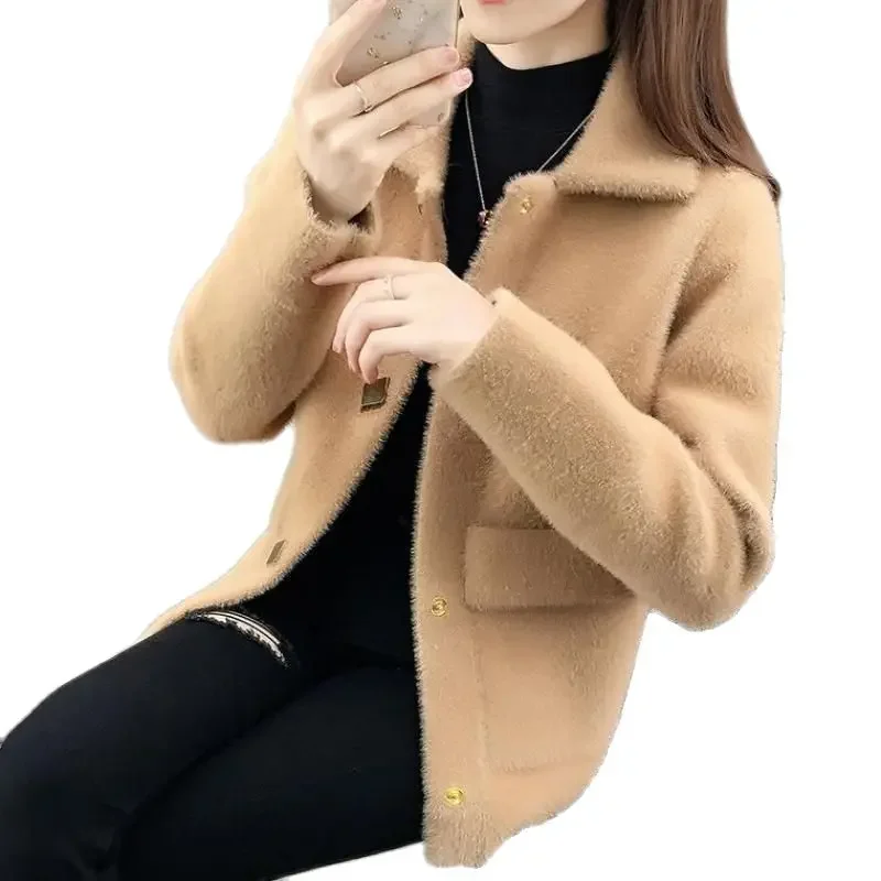 Женское бархатное пальто с имитацией норки, весна-осень 2021, новые корейские куртки для мам, свитер из искусственной норки, женский кардиган на пуговицах C11
Женское бархатное пальто с имитацией норки, весна-осень 2021, новые корейские куртки для мам, свитер из искусственной норки, женский кардиган на пуговицах C11