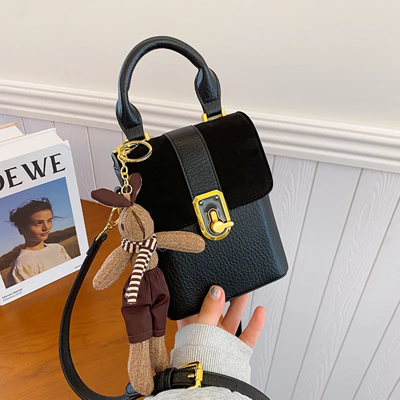 2024 New Women's Mobile Phone Mini Crossbody Handbag Autumn/winter Versatile High End Single Shoulder Small Square Bag
2024 New Women's Mobile Phone Mini Crossbody Handbag Autumn/winter Versatile High End Single Shoulder Small Square Bag