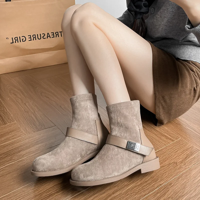 New Autumn Winter Fashionable Versatile Square Heel Round Toe Women's Boots Elegant Simple Comfortable Women's Short Boots
New Autumn Winter Fashionable Versatile Square Heel Round Toe Women's Boots Elegant Simple Comfortable Women's Short Boots