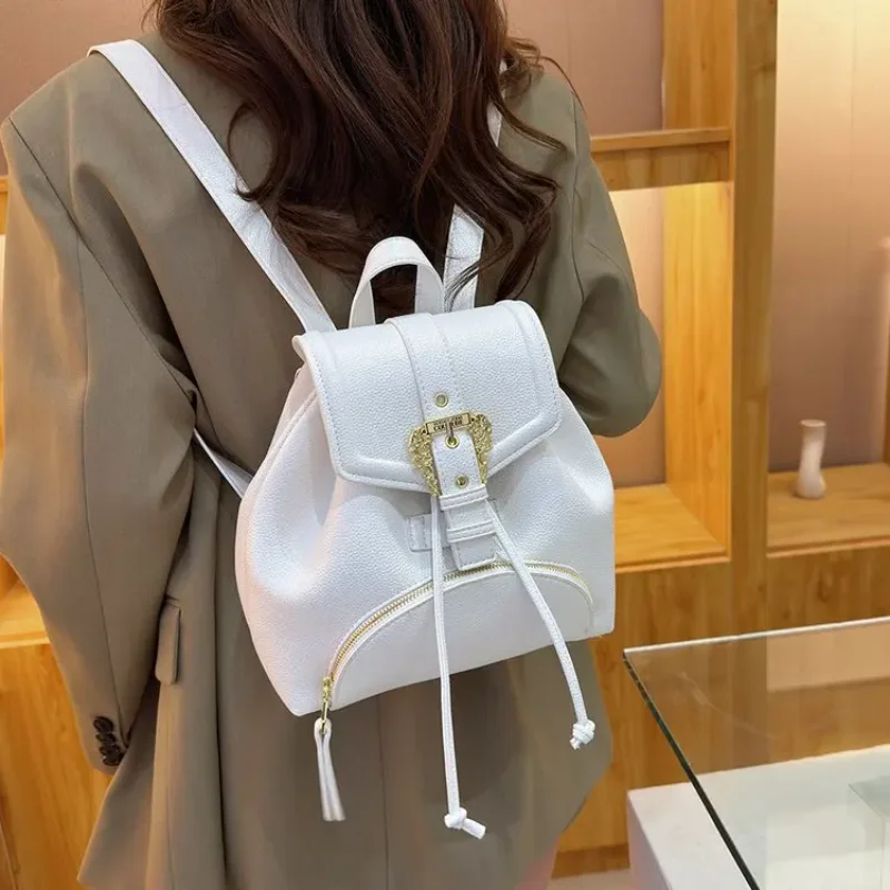  Модный женский мини-рюкзак на шнурке 2025 года, регулируемая сумка через плечо в стиле бохо-шик, компактный пригородный рюкзак с уникальным дизайном
Модный женский мини-рюкзак на шнурке 2025 года, регулируемая сумка через плечо в стиле бохо-шик, компактный пригородный рюкзак с уникальным дизайном