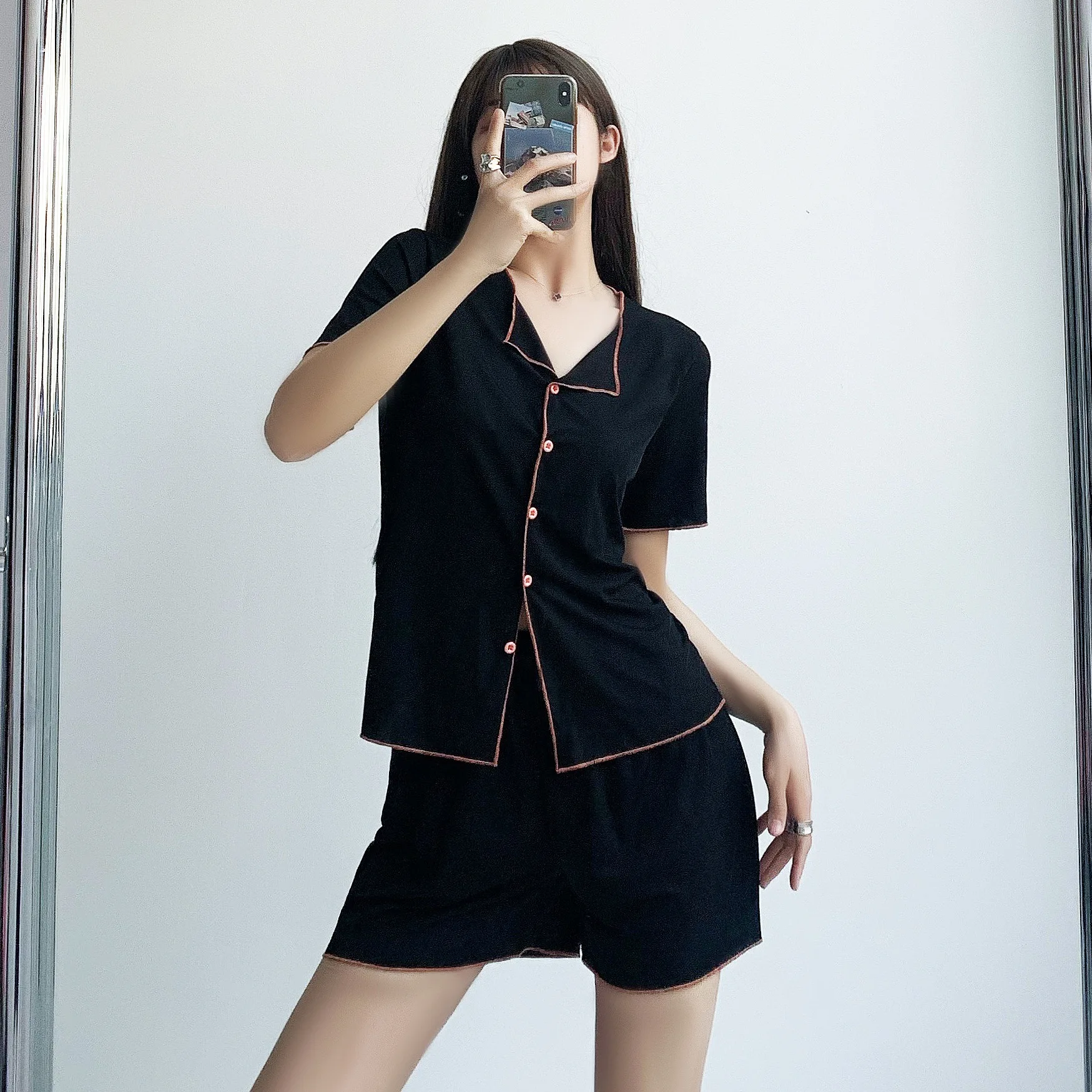 Ice Silk Pajamas Women's Suit Summer Lapel Cardigan Short Sleeve Thin Section Loose Sexy Pajamas For Women Large Size Homewear
Ice Silk Pajamas Women's Suit Summer Lapel Cardigan Short Sleeve Thin Section Loose Sexy Pajamas For Women Large Size Homewear