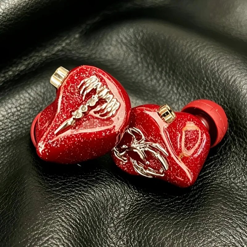Geekyaudio DD+4BA Hybrid IEMs Earphones Hifi Music Studio Stereo Bass Headphones in-ear Monitor Earbuds 2pin 0.78mm
Geekyaudio DD+4BA Hybrid IEMs Earphones Hifi Music Studio Stereo Bass Headphones in-ear Monitor Earbuds 2pin 0.78mm