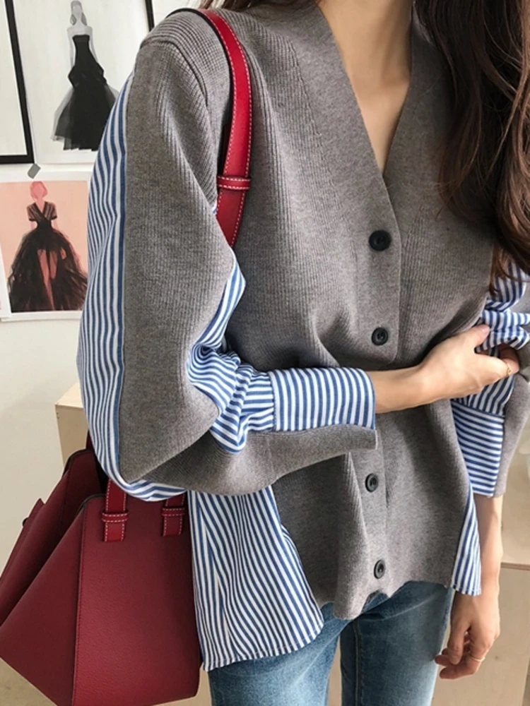 Fashionable V-Neck Color Block Striped Design Loose Long Sleeve Knitted Jacket Spring Chic Style Casual Versatile Outerwear
Fashionable V-Neck Color Block Striped Design Loose Long Sleeve Knitted Jacket Spring Chic Style Casual Versatile Outerwear