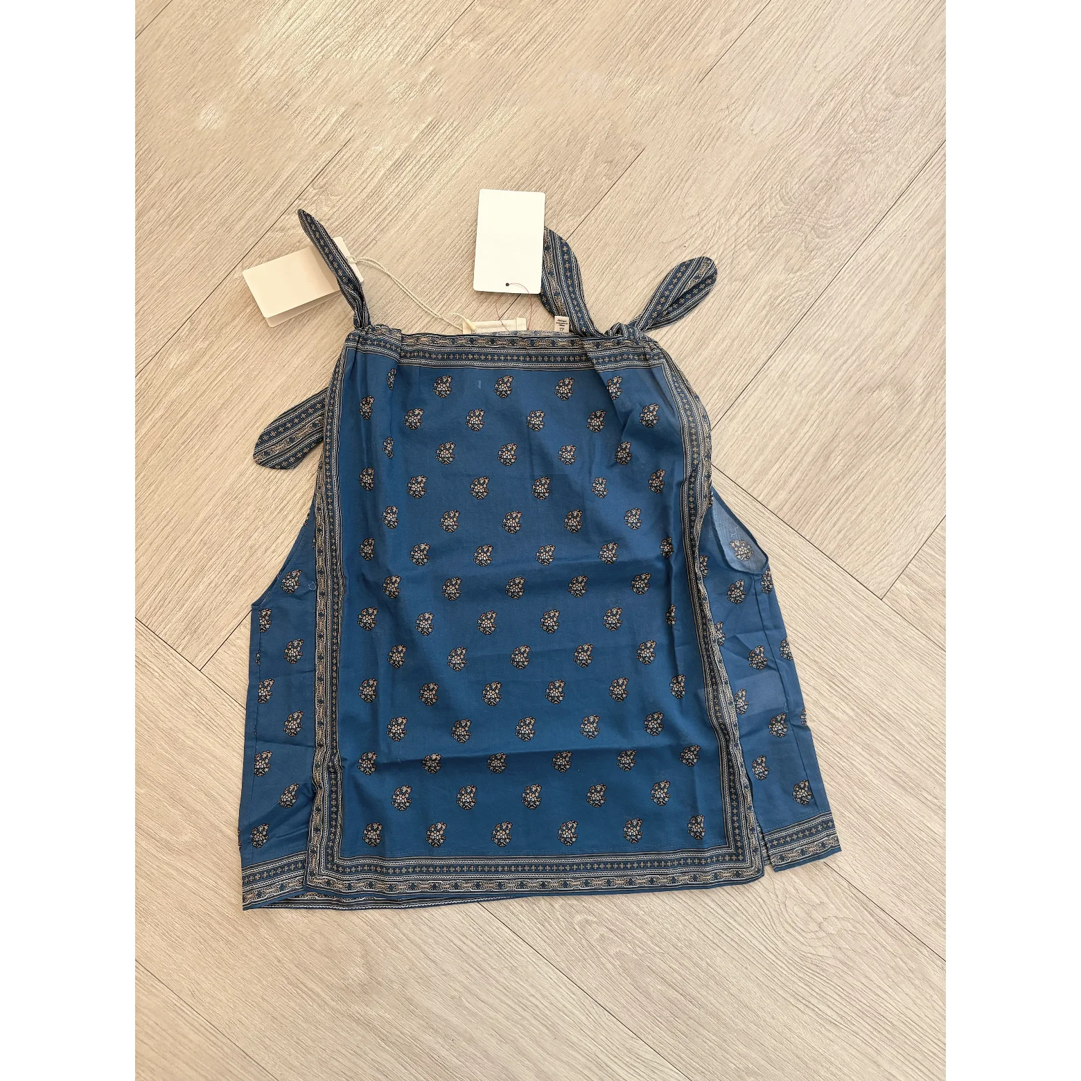 Heidd DO2026 Spring Summer Vacation Style White Enhancing Blue Floral Tie Waist Sleeveless Shirt Women's Elegant Fit Cotton Top
Heidd DO2026 Spring Summer Vacation Style White Enhancing Blue Floral Tie Waist Sleeveless Shirt Women's Elegant Fit Cotton Top