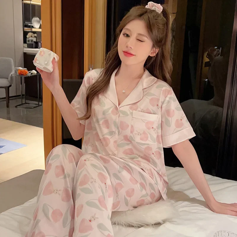Autumn Faux Silk Satin Women Pajama Kawaii Button Floral Print Outfits 2 Piece Set Fashion Sweet Pajamas Set for Women Home Suit
Autumn Faux Silk Satin Women Pajama Kawaii Button Floral Print Outfits 2 Piece Set Fashion Sweet Pajamas Set for Women Home Suit