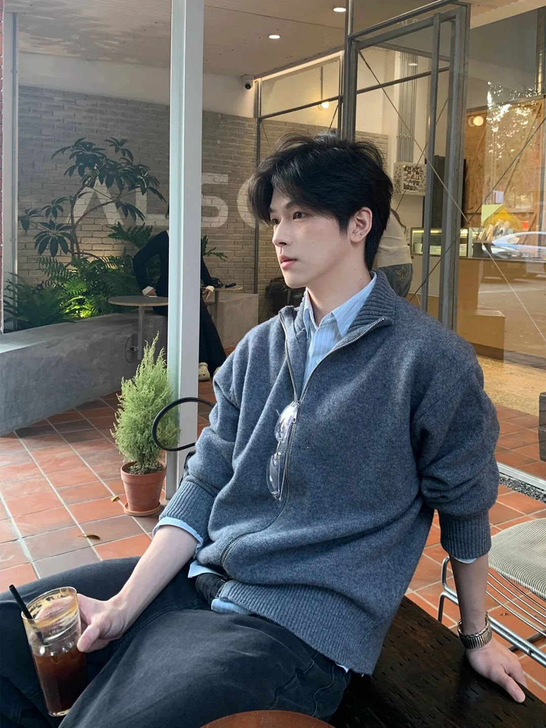 Мужской вязаный кардиган Deep ey с воротником-стойкой до плеч, мягкий, свободный, весенний, модный, повседневный, премиум-класса, стильный
Мужской вязаный кардиган Deep ey с воротником-стойкой до плеч, мягкий, свободный, весенний, модный, повседневный, премиум-класса, стильный