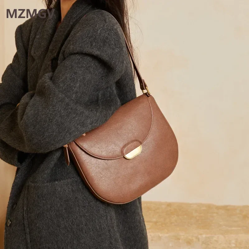 Autumn New Design Large Capacity Genuine Leather Shoulder Bag for Women Vintage Cowhide Saddle Daily Commute Armpit Bag
Autumn New Design Large Capacity Genuine Leather Shoulder Bag for Women Vintage Cowhide Saddle Daily Commute Armpit Bag