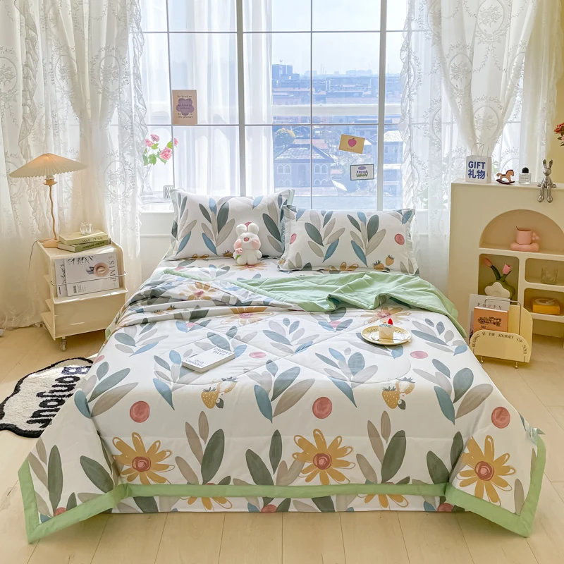 Botanical Flower Queen Comforter Set, Floral Print Reversible Bedspread Coverlet Set Soft Cotton Farmhouse Quilt for All Season
Botanical Flower Queen Comforter Set, Floral Print Reversible Bedspread Coverlet Set Soft Cotton Farmhouse Quilt for All Season