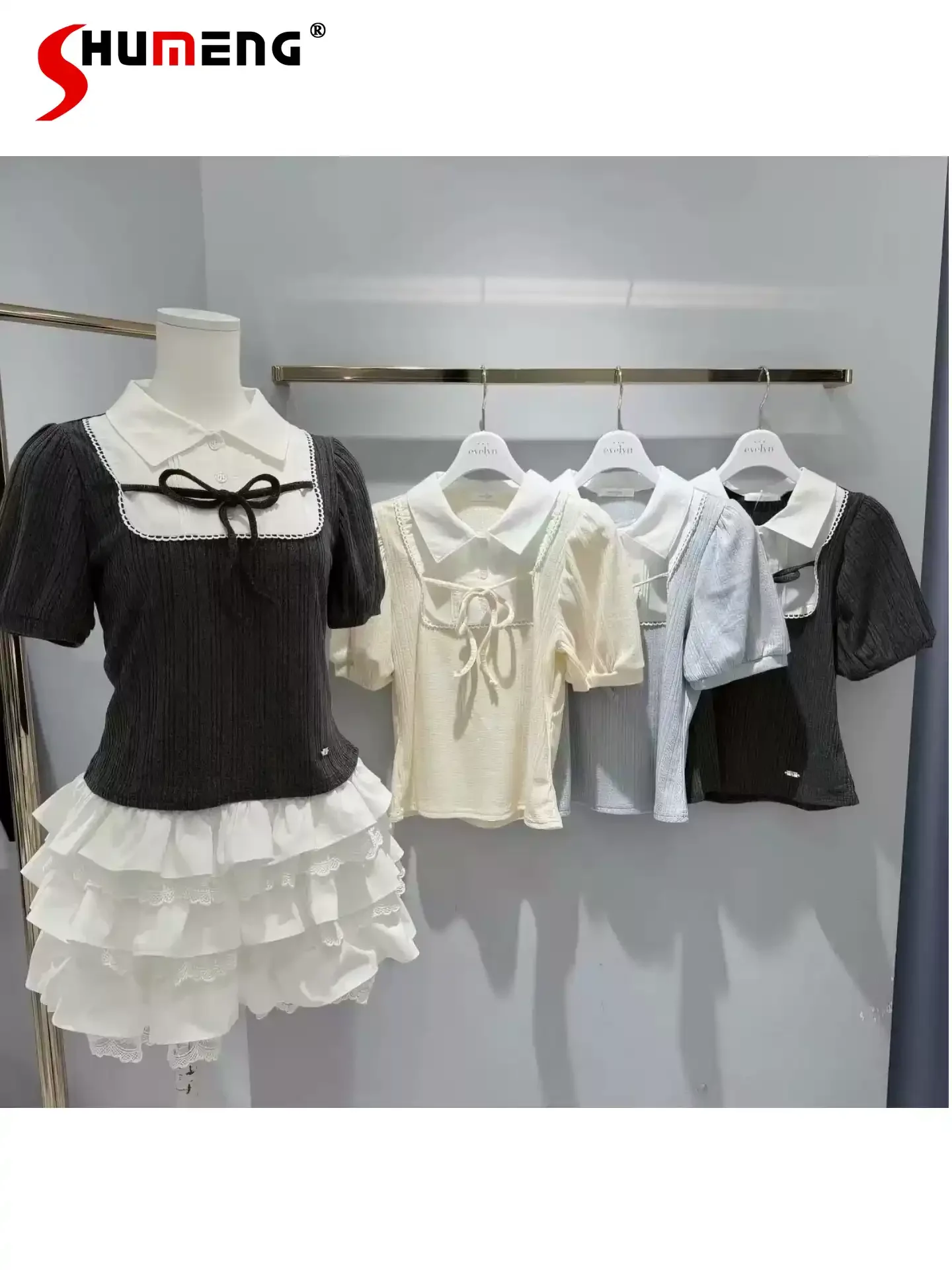 2026 Summer Style Elegant Socialite Sweet Versatile Tops Lace-up Bow Patchwork Polo Collar Short-Sleeve Slim T-Shirt Women Tees
2026 Summer Style Elegant Socialite Sweet Versatile Tops Lace-up Bow Patchwork Polo Collar Short-Sleeve Slim T-Shirt Women Tees