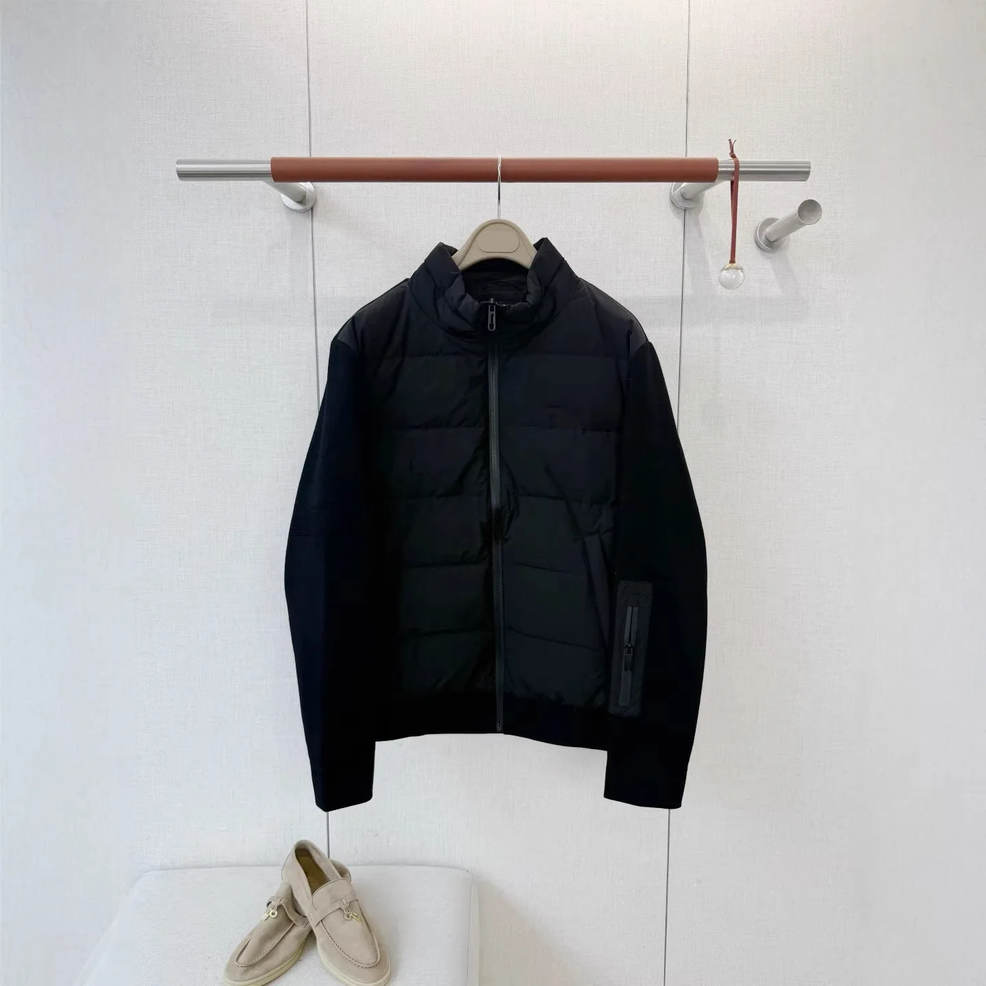 Faionable Patchwork Мужская пуховая куртка Jaet Zeg Je Nie Осень Зима Новый Sle Ci Повседневная теплая свободная посадка Чистый цвет Подставка для рук Co...
Faionable Patchwork Мужская пуховая куртка Jaet Zeg Je Nie Осень Зима Новый Sle Ci Повседневная теплая свободная посадка Чистый цвет Подставка для рук Co...