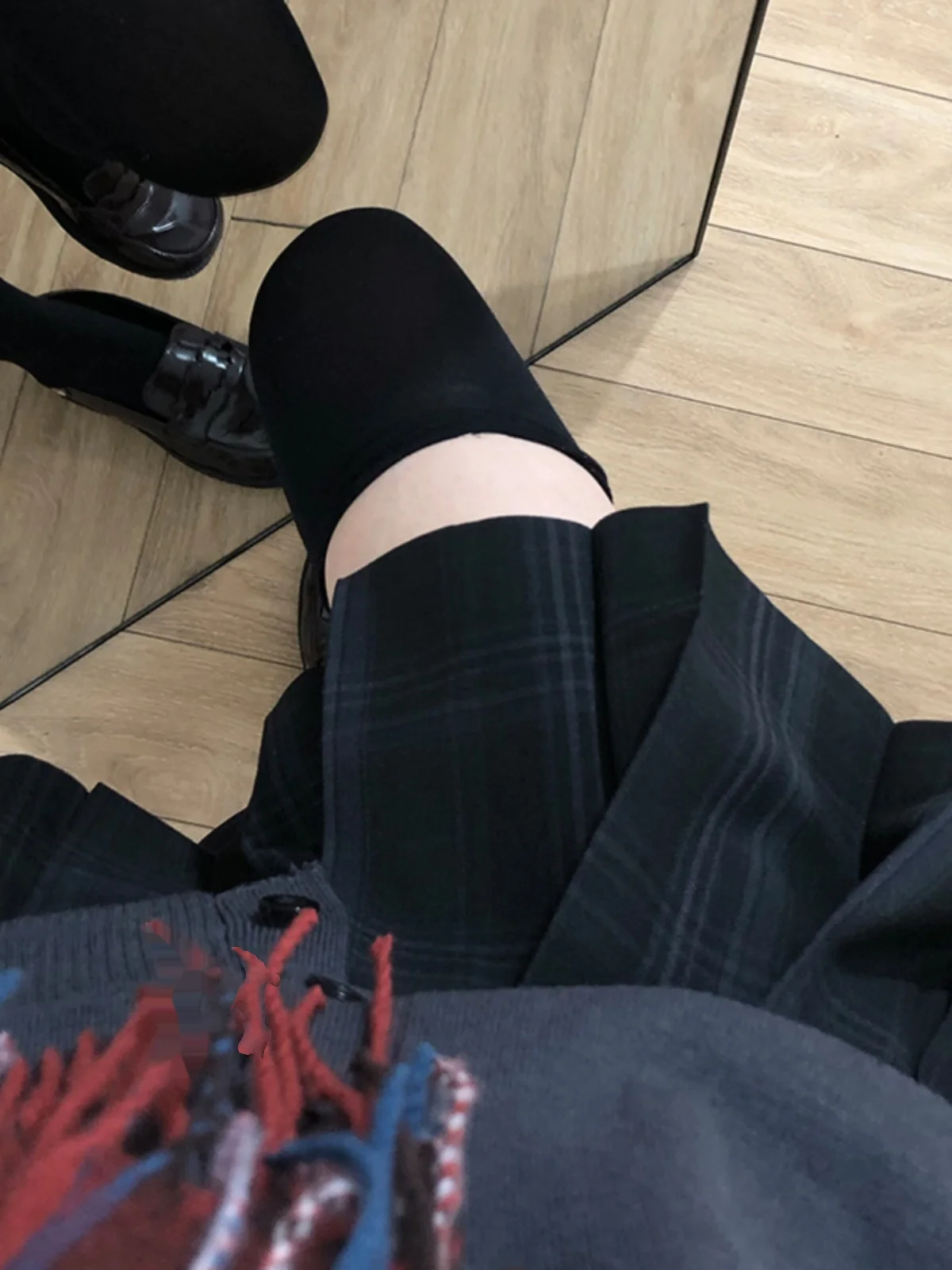 Original HuaQianZhu Fog River Plaid Skirt JK Uniform School Supply A-Line Pleated Black Plaid Versatile High Waist Skirt
Original HuaQianZhu Fog River Plaid Skirt JK Uniform School Supply A-Line Pleated Black Plaid Versatile High Waist Skirt
