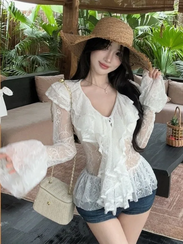 Slimming V-Neck Lace Hollow out Bell Sleeve Women's Top Summer Gentle Style Pure Desire Sunshade Cover up Waist Cinched
Slimming V-Neck Lace Hollow out Bell Sleeve Women's Top Summer Gentle Style Pure Desire Sunshade Cover up Waist Cinched