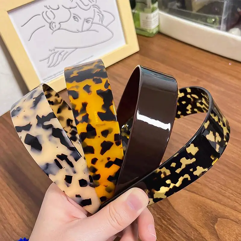 Anti-Slip Wide Hairband Women's Outing Faionable Versatile Toothed Hair Clip Sli New 2025 Fre Outfit Accory
Anti-Slip Wide Hairband Women's Outing Faionable Versatile Toothed Hair Clip Sli New 2025 Fre Outfit Accory