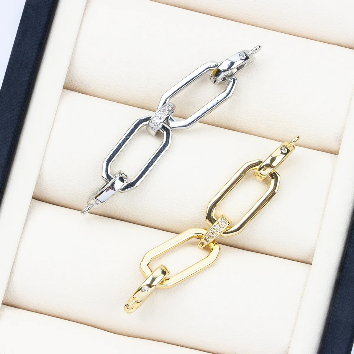 1 Piece Copper Gold-plated Polished Double-section Chain Pearl Necklace Bracelet Link Buckle DIY Jewelry Accessories Wholesale
1 Piece Copper Gold-plated Polished Double-section Chain Pearl Necklace Bracelet Link Buckle DIY Jewelry Accessories Wholesale