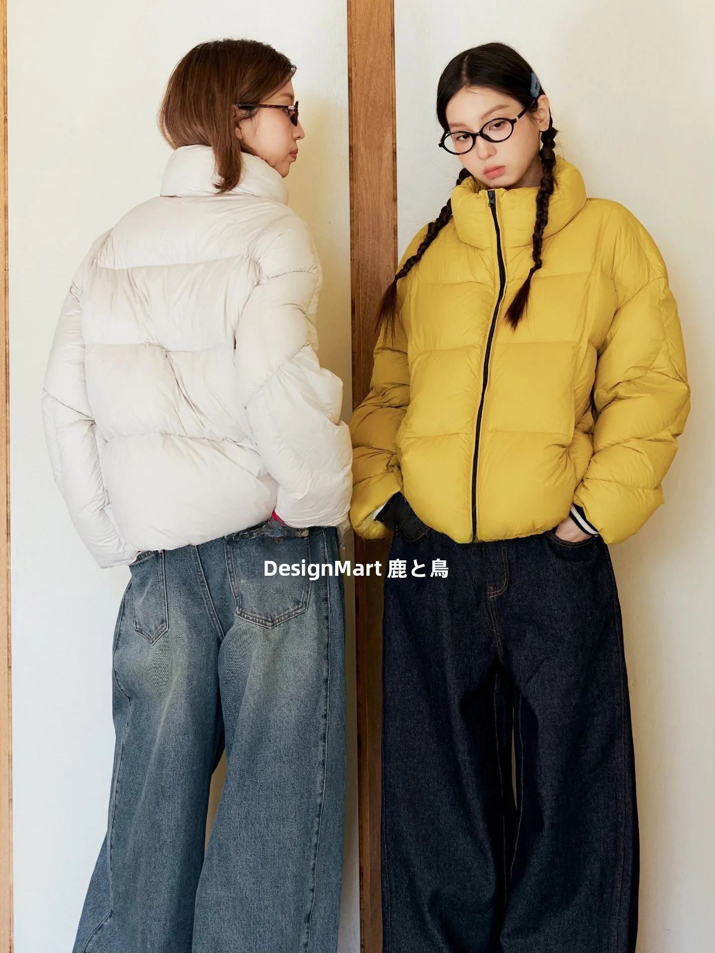 Ultra-Light Stand Collar Three-Color Puffer down Jacket 90% White Duck down Warm Capsule Style Zipper Closure Casual Fashion
Ultra-Light Stand Collar Three-Color Puffer down Jacket 90% White Duck down Warm Capsule Style Zipper Closure Casual Fashion