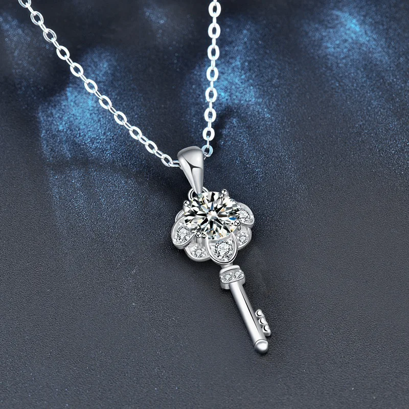 Dawn's Jewel Moissanite 925 Sterling Silver Key Necklace Women's Long Clavicle Pendant Couple Jewelry
Dawn's Jewel Moissanite 925 Sterling Silver Key Necklace Women's Long Clavicle Pendant Couple Jewelry