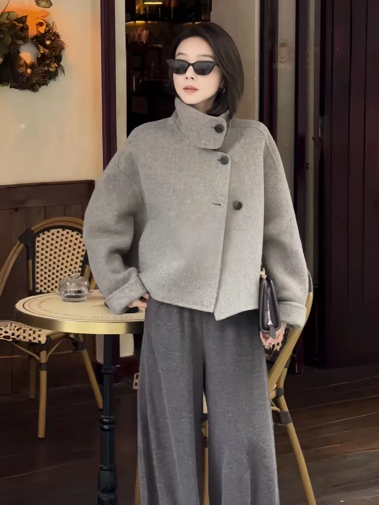 Sli Warm Retro Woolen ort Coat Women's Loose Fit Vintage Sle Stand Collar ey Wool Blend Outerwear by Zhou
Sli Warm Retro Woolen ort Coat Women's Loose Fit Vintage Sle Stand Collar ey Wool Blend Outerwear by Zhou
