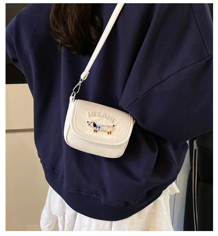 2025 Spring/summer New Cute Puppy Embroidery Mini Saddle Bag Western Girl Crossbody Bag
2025 Spring/summer New Cute Puppy Embroidery Mini Saddle Bag Western Girl Crossbody Bag