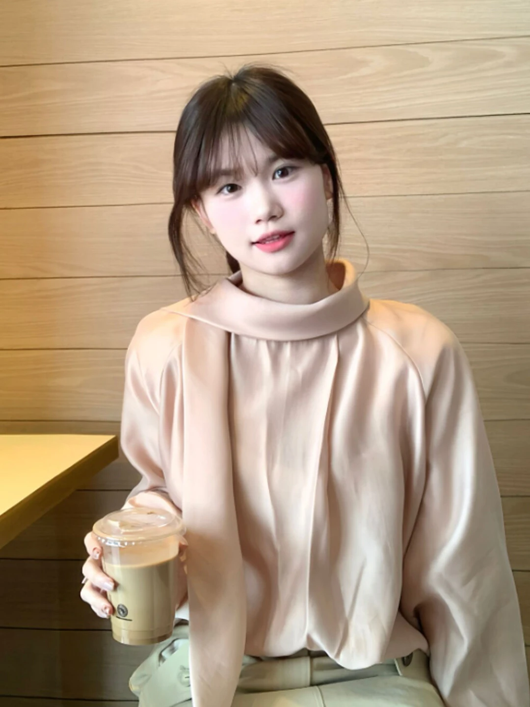 Gentle Wind Beautiful Loose Long Sleeve Women's Shirt Unique Lady's Top Spring 2026 Fashion Soft Style Casual Wear
Gentle Wind Beautiful Loose Long Sleeve Women's Shirt Unique Lady's Top Spring 2026 Fashion Soft Style Casual Wear