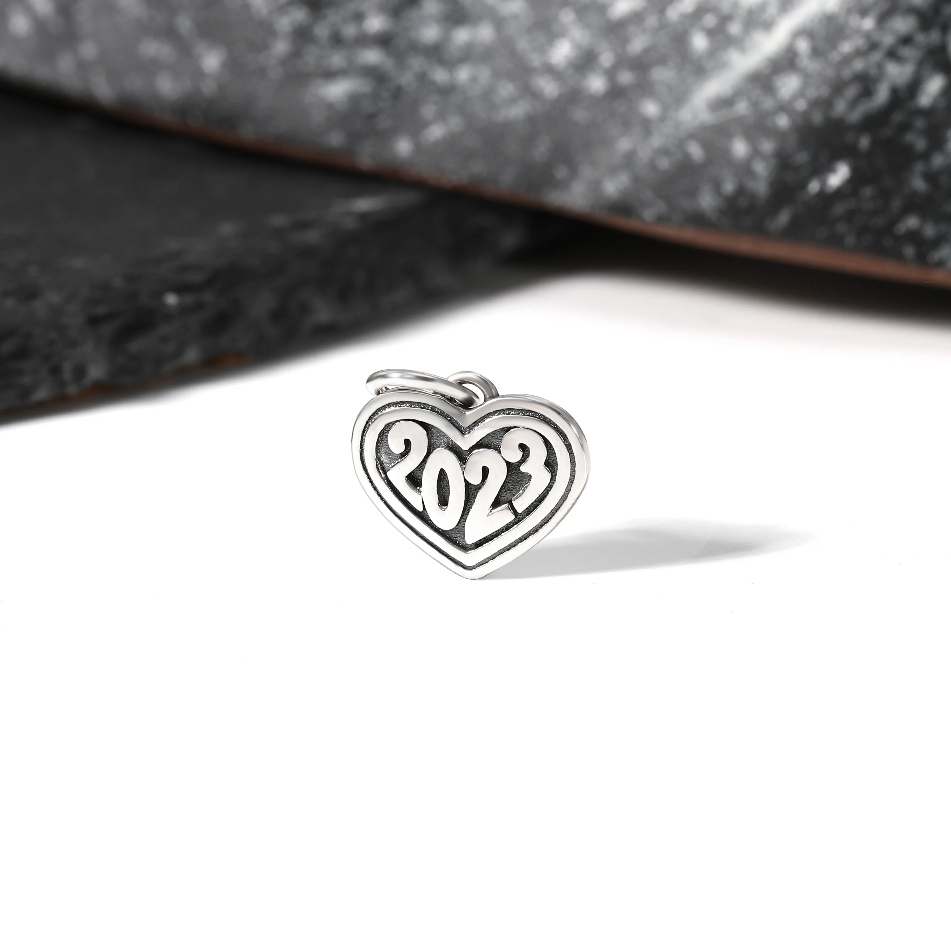 DJ065 Authentic 925 Pure Silver Fashion Classic Love Keychain Accessories 2023 Heart Charm Pendant Silver Jewelry
DJ065 Authentic 925 Pure Silver Fashion Classic Love Keychain Accessories 2023 Heart Charm Pendant Silver Jewelry