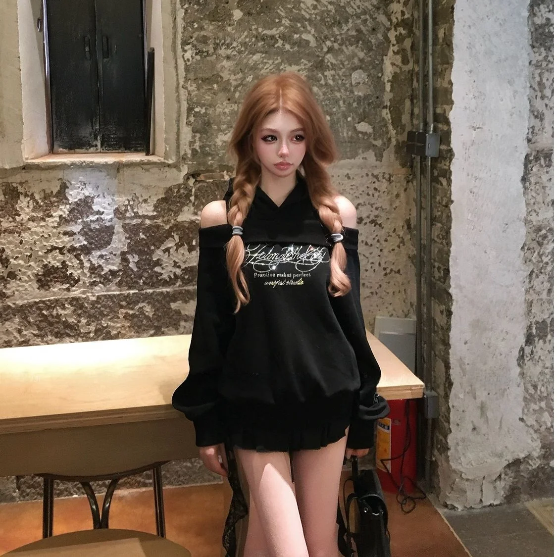 Black Long Sleeve Hoodie Women's Loose Fit Casual Versatile Sweatshirt Spring Autumn Design Shoulder Bared Korean Style Top
Black Long Sleeve Hoodie Women's Loose Fit Casual Versatile Sweatshirt Spring Autumn Design Shoulder Bared Korean Style Top