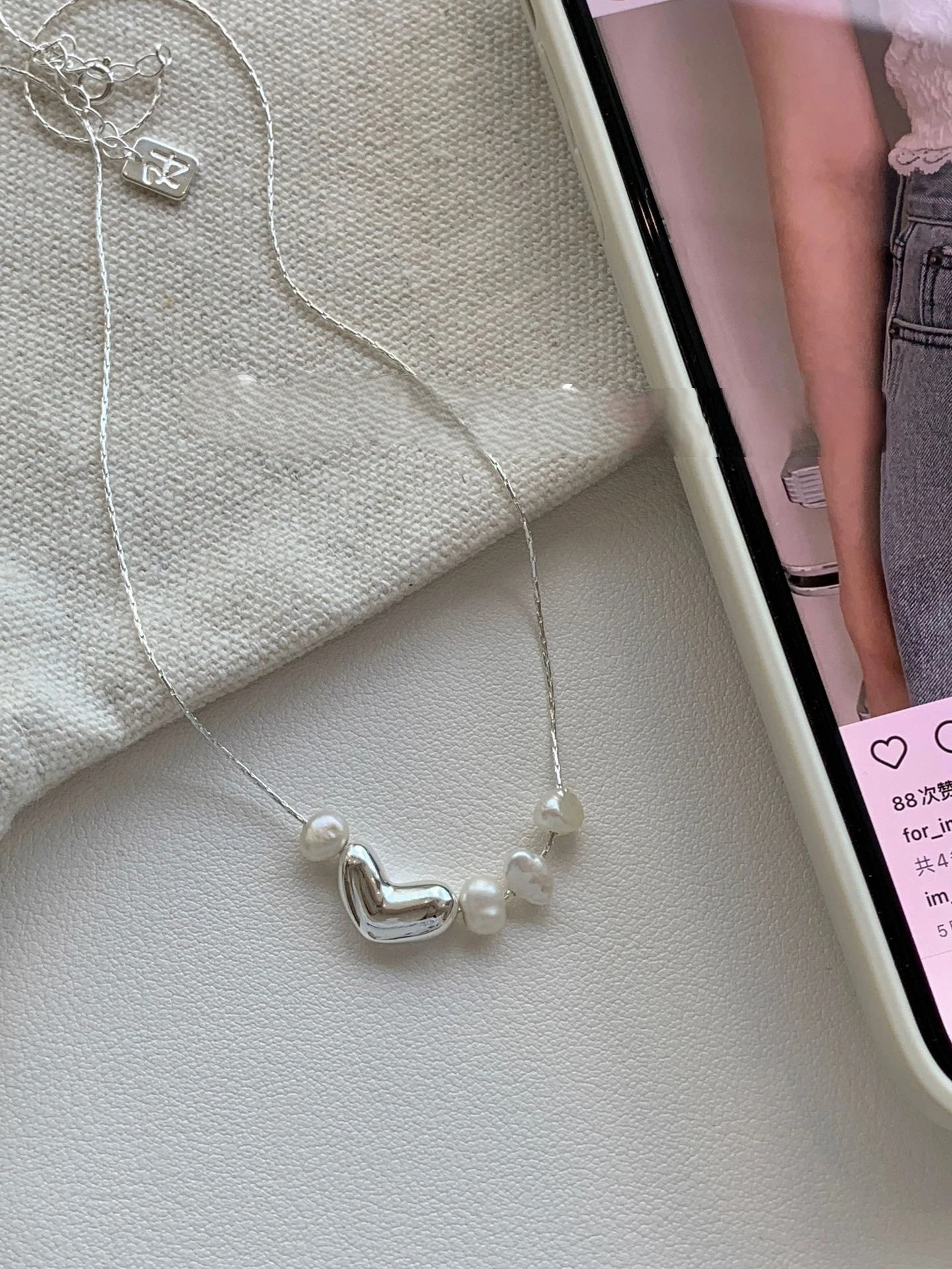 Dawn's Jewel S925 Sterling Silver Irregular Lentil Pearl Love Necklace Women's Collarbone Chain Ins Wind Light Luxury Niche
Dawn's Jewel S925 Sterling Silver Irregular Lentil Pearl Love Necklace Women's Collarbone Chain Ins Wind Light Luxury Niche
