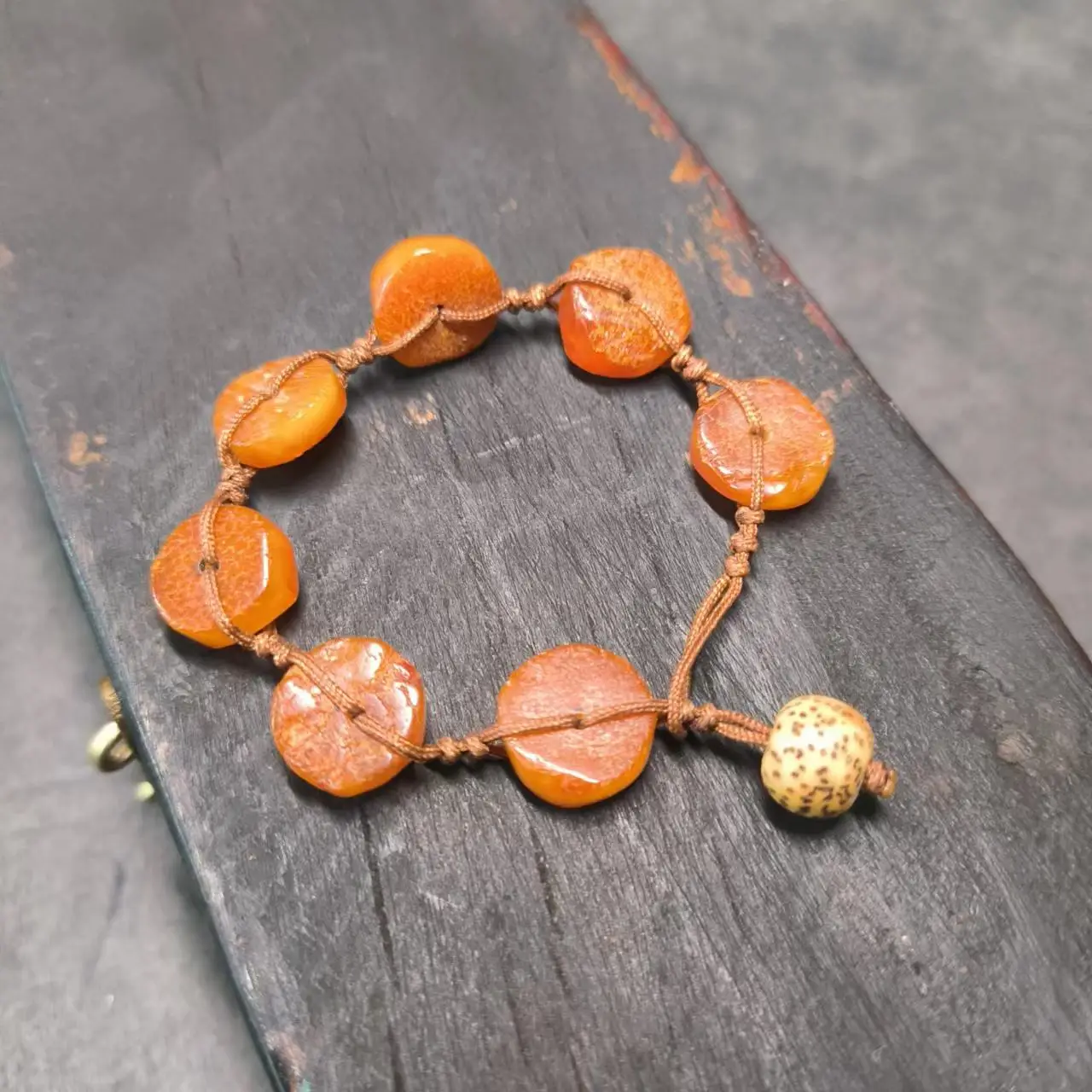 1pcs/lot Natural Amber Safety Buckle Bracelet girls and children handmade rope linden seed old retro ethnic style jewelry amulet
1pcs/lot Natural Amber Safety Buckle Bracelet girls and children handmade rope linden seed old retro ethnic style jewelry amulet