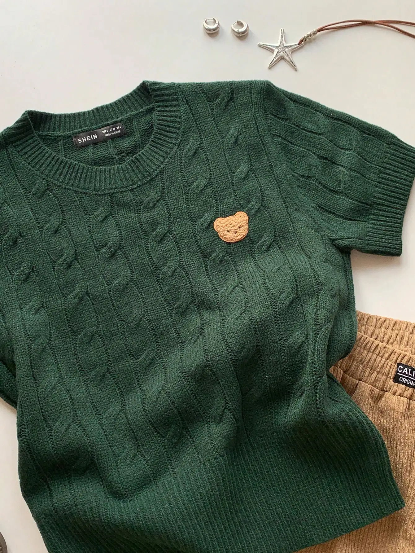 Cable Knit Short Sleeve Sweater With Bear Applique For Women
Cable Knit Short Sleeve Sweater With Bear Applique For Women