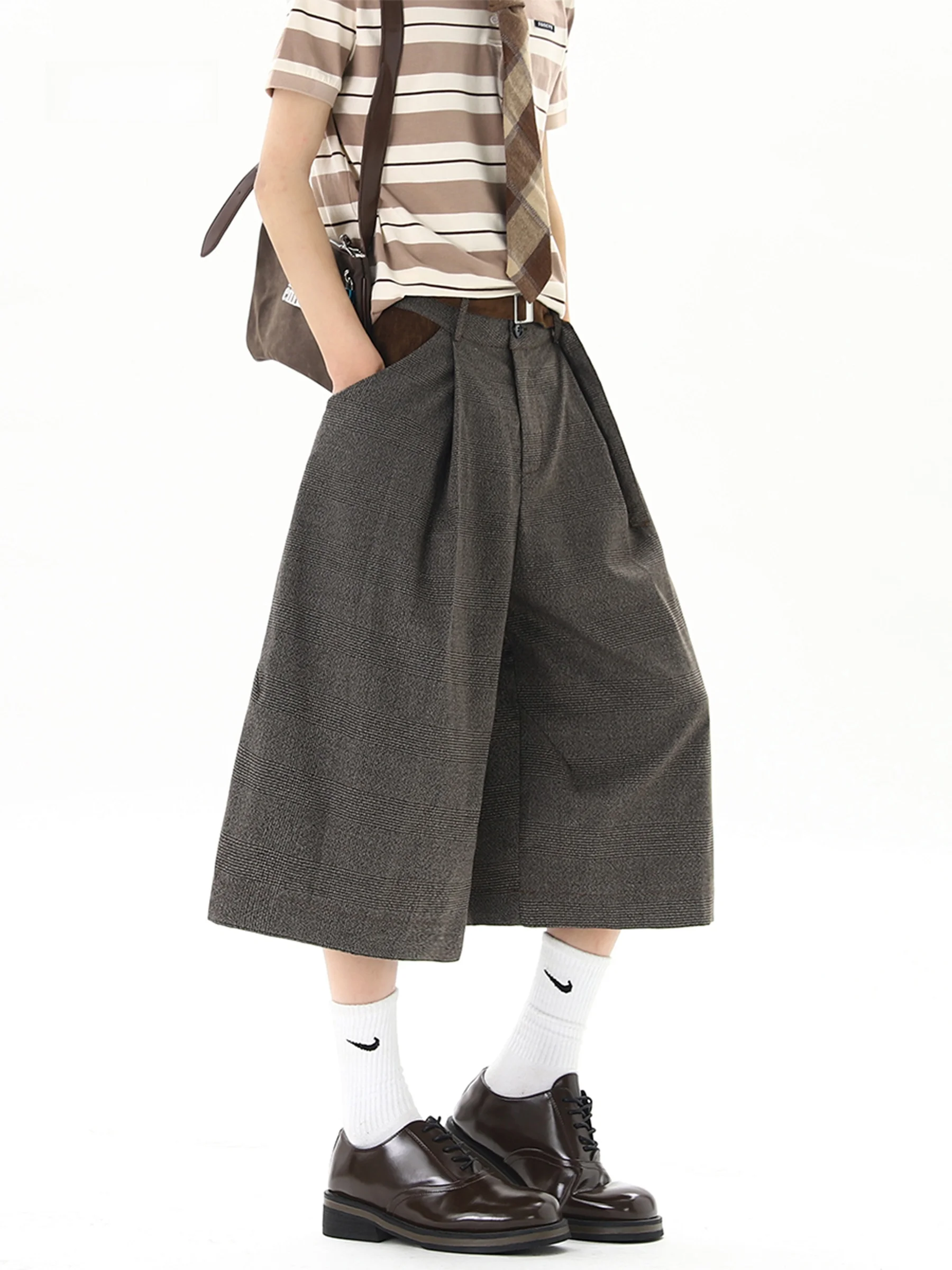 Cleanfit Loose Wide Leg Short Pants Casual Trousers for Men And Women with Khaki Pattern Splicing Cotton Polyester Blend
Cleanfit Loose Wide Leg Short Pants Casual Trousers for Men And Women with Khaki Pattern Splicing Cotton Polyester Blend