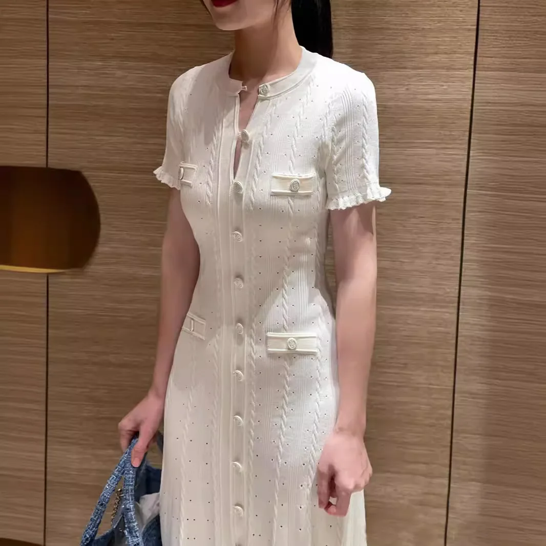 Dress 2025 New Autumn Knitted Wooden Ear Edge Sexy Single Breasted Dresses Women Hollow Long Dresses
Dress 2025 New Autumn Knitted Wooden Ear Edge Sexy Single Breasted Dresses Women Hollow Long Dresses
