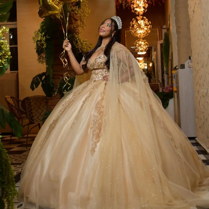 Light Champagne Quinceanera Dress off-shoulder Crystal Glitter Decal Long tail vestidos de 15 Quinceanera Customize
Light Champagne Quinceanera Dress off-shoulder Crystal Glitter Decal Long tail vestidos de 15 Quinceanera Customize