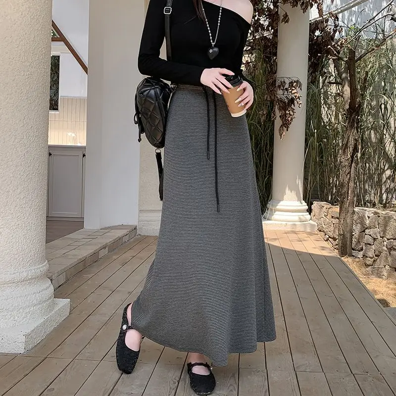 Striped Drawstring Skirt Women's Autumn Elastic Waist Straight Hip Skirt Casual A-line Long Skirt
Striped Drawstring Skirt Women's Autumn Elastic Waist Straight Hip Skirt Casual A-line Long Skirt
