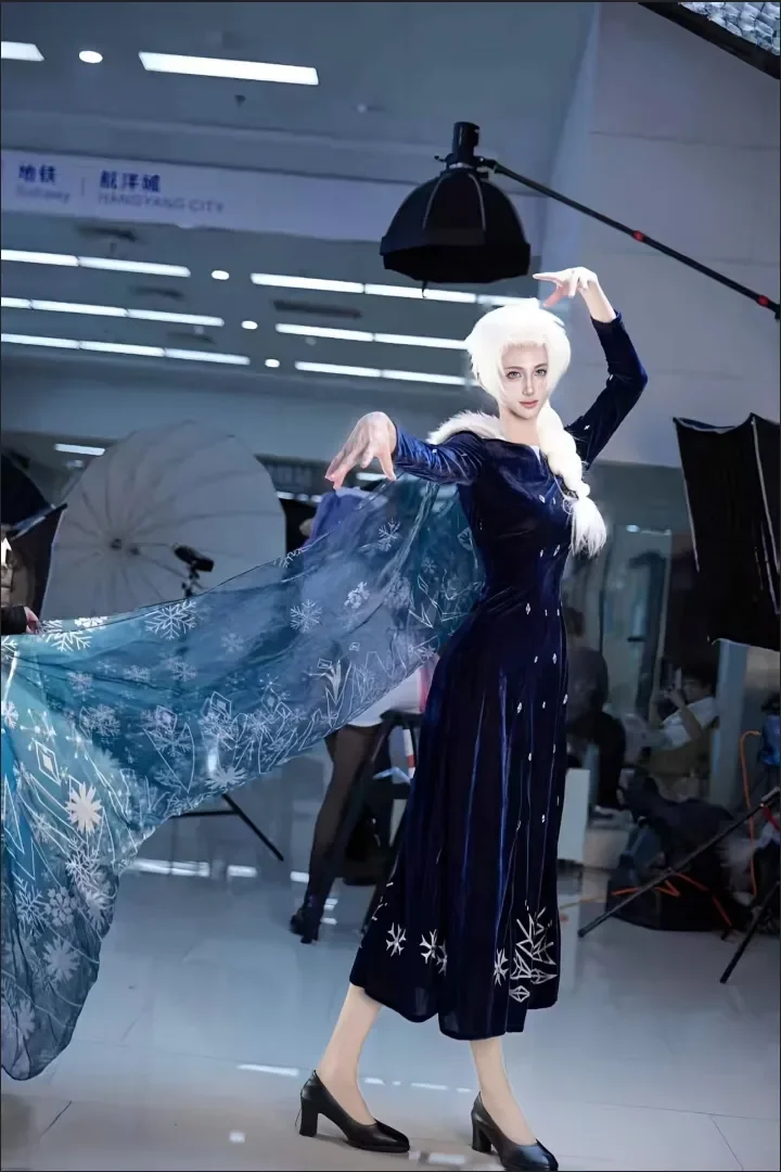 Disney Queen Elsa Cosplay Costume Frozen Uniform Outfit Women Party Princess Dress Game Halloween Xmas Carnival
Disney Queen Elsa Cosplay Costume Frozen Uniform Outfit Women Party Princess Dress Game Halloween Xmas Carnival