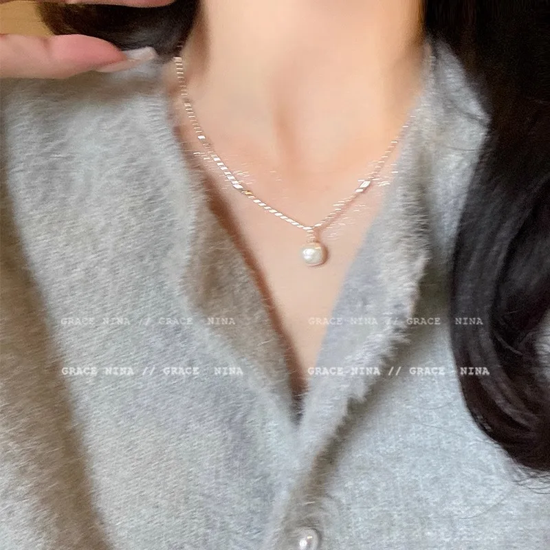 Mountains and rivers have autumn~ Baroque pearl necklace women's simple high-end clavicle chain 2024 new popular sweater chain
Mountains and rivers have autumn~ Baroque pearl necklace women's simple high-end clavicle chain 2024 new popular sweater chain