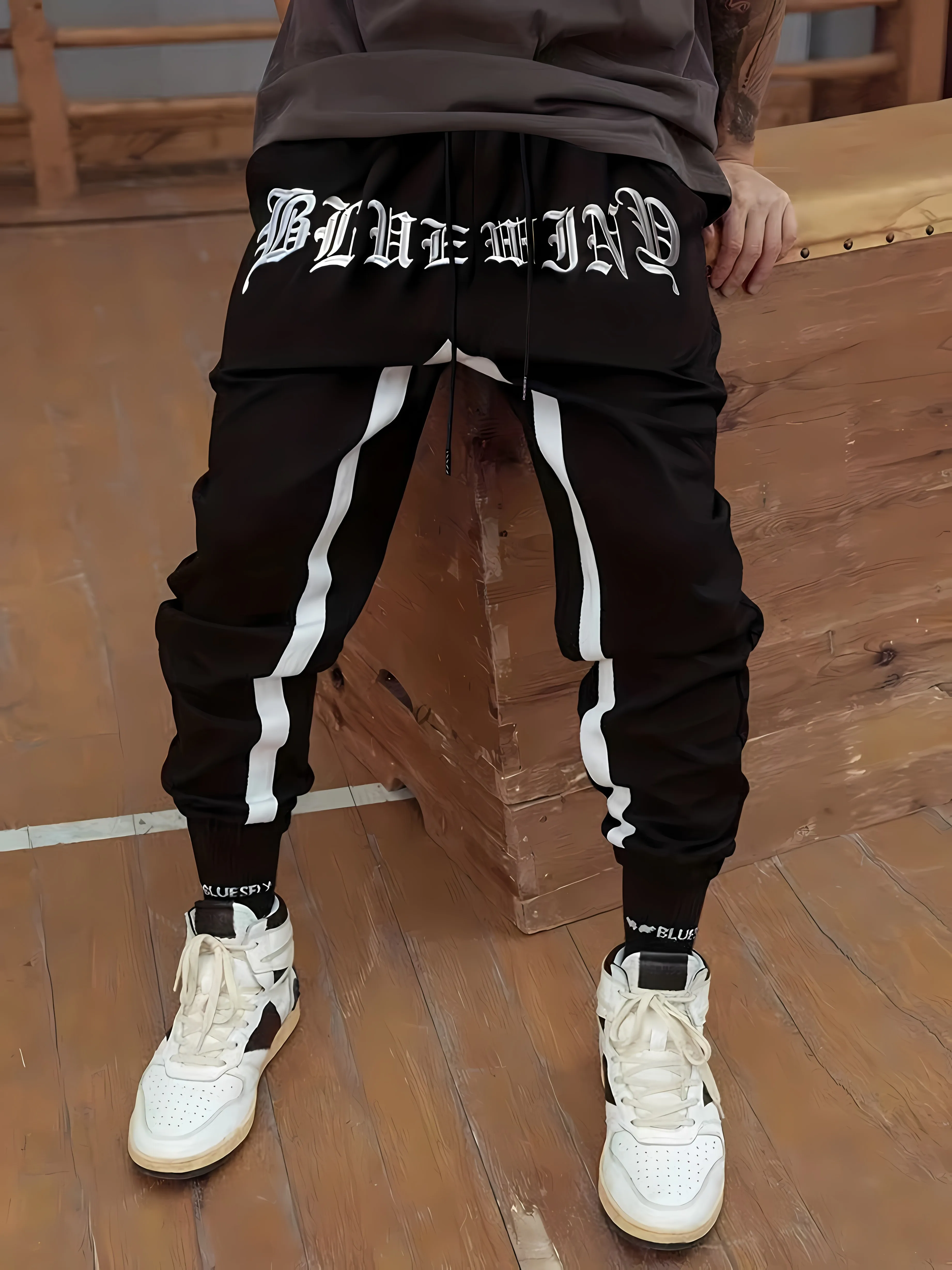 The new men's trousers for Spring and Autumn 2025 are casual fashionable soft and comfortable with 3D letter prints
The new men's trousers for Spring and Autumn 2025 are casual fashionable soft and comfortable with 3D letter prints