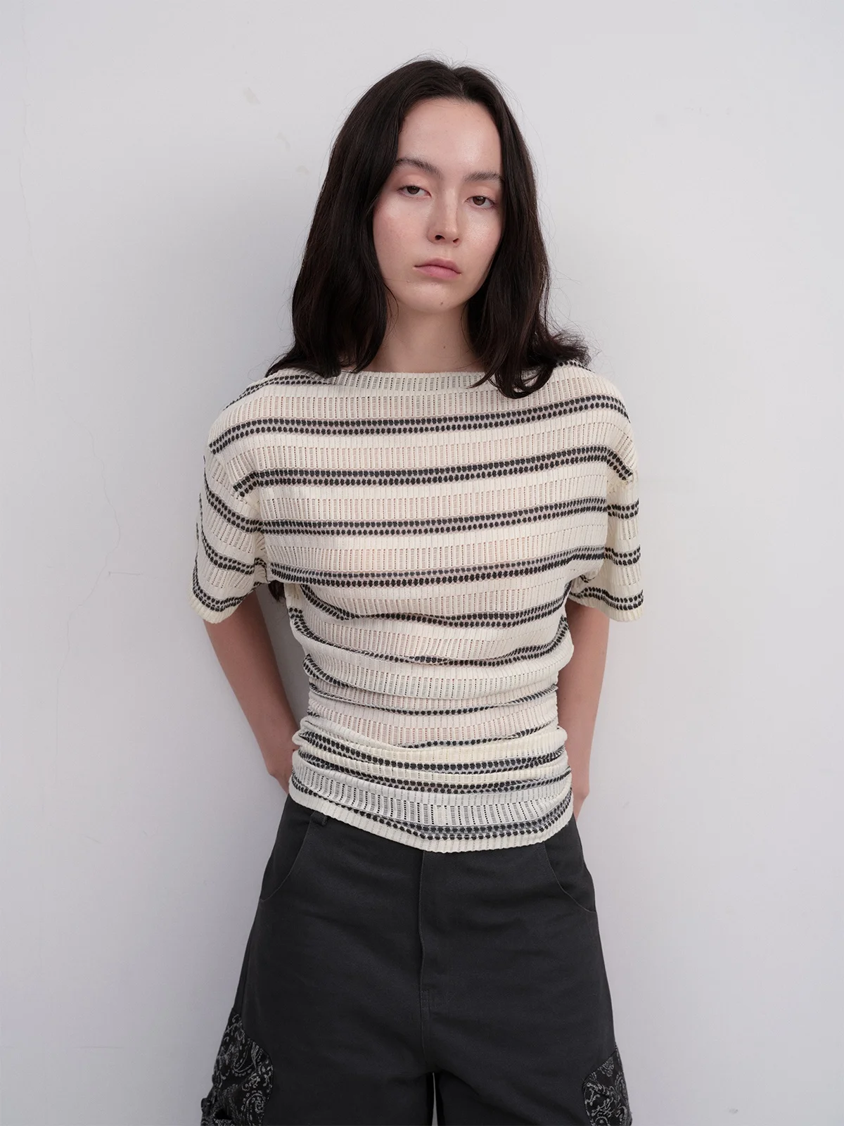 Женская приталенная футболка с асимметричным вырезом, коротким рукавом, в полоску, с открытыми плечами, из полиэстера
Женская приталенная футболка с асимметричным вырезом, коротким рукавом, в полоску, с открытыми плечами, из полиэстера