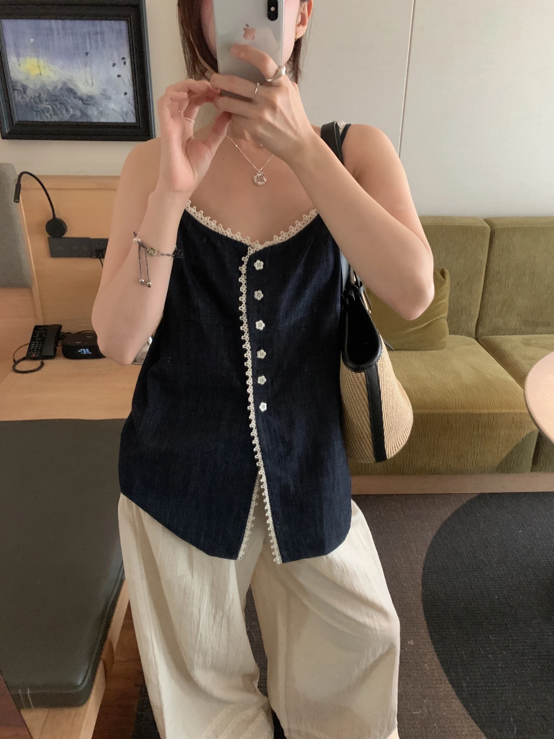 Ruffle Trim Denim Strap Vest Women Summer V-neck Button Loose Slim Sleeveless Top Lace A-line Narrow Shoulder Buckle Dress
Ruffle Trim Denim Strap Vest Women Summer V-neck Button Loose Slim Sleeveless Top Lace A-line Narrow Shoulder Buckle Dress