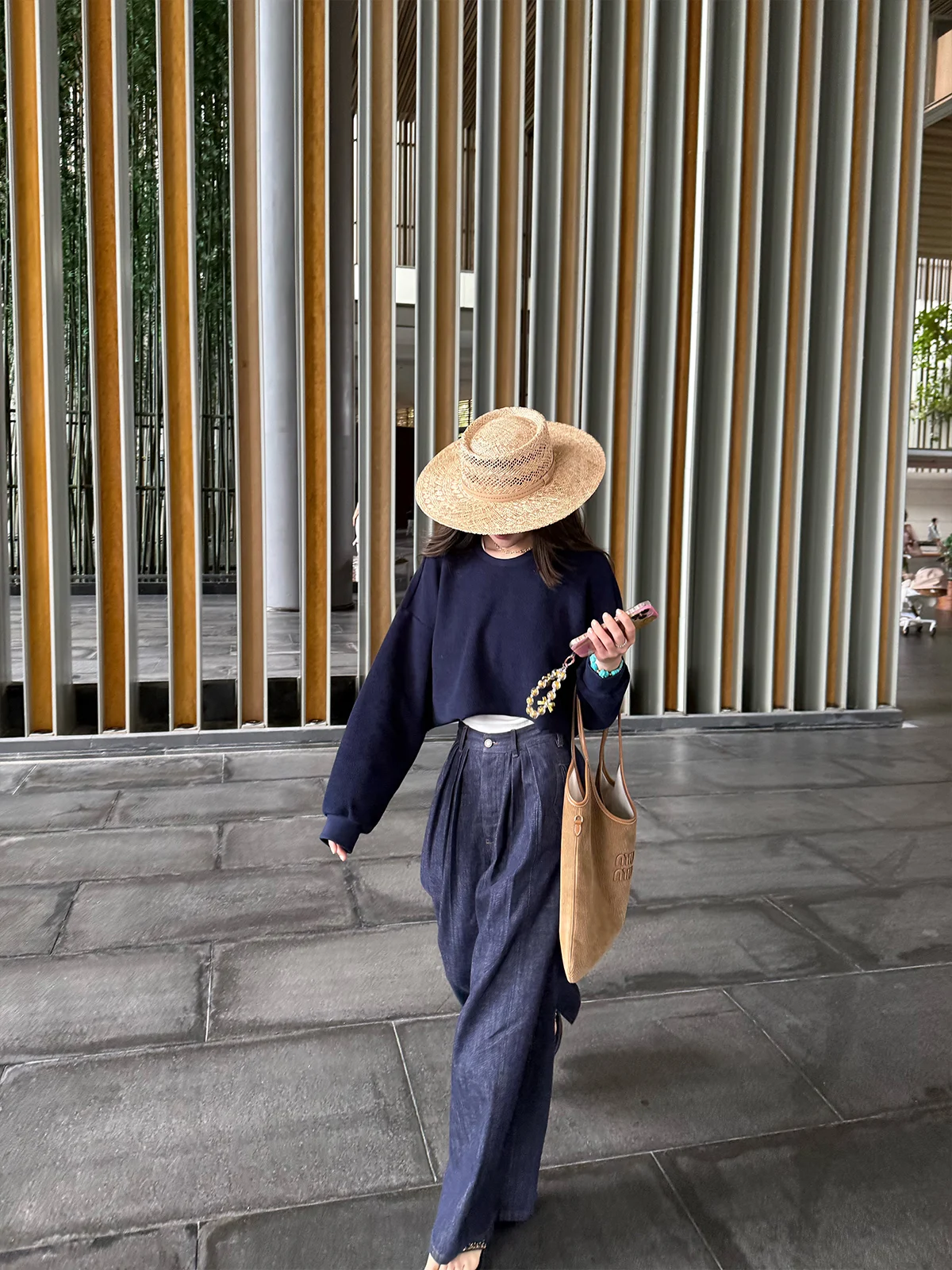 Джинсы ZOWZOW из хлопка с эффектом вельвета, винтажные, свободного кроя, с широкими штанинами, женские, на резинке, высокая талия...
Джинсы ZOWZOW из хлопка с эффектом вельвета, винтажные, свободного кроя, с широкими штанинами, женские, на резинке, высокая талия...